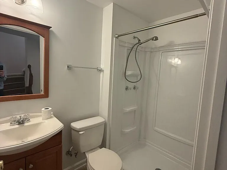 1554 Beverly Ct — Photo 40