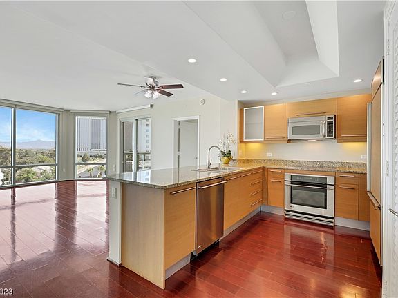 2nd image of 322 Karen Ave Unit 501