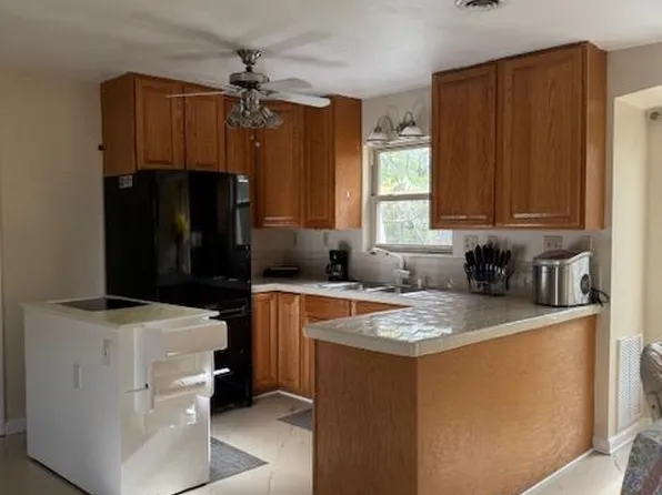 535 Lake No No Rd, Midway, GA 31320