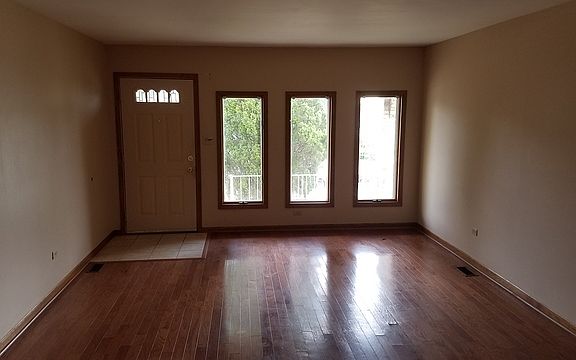 5th image of 15640 Maryland Ave