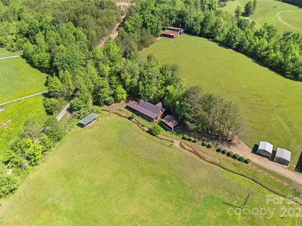 1154 Woodrow Pl, Lenoir, NC 28645