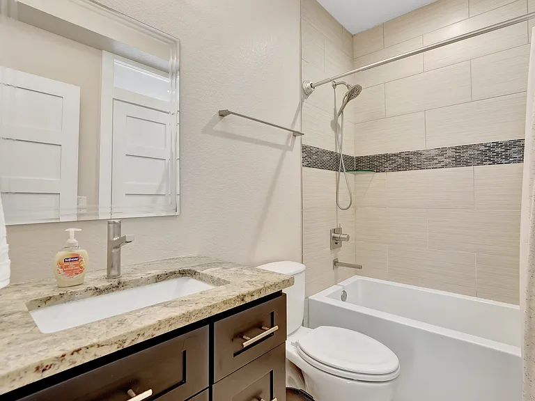 2520 N Lafayette St — Photo 10