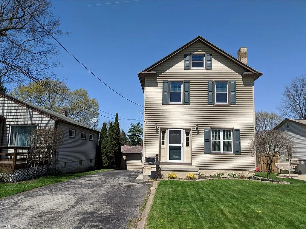 1628 Brownlee Ave photo 1