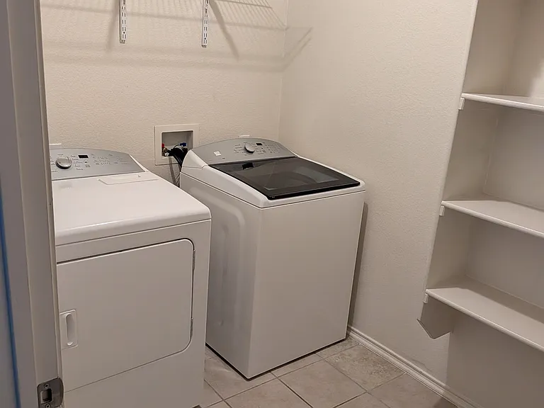 1445 Water Lily Dr — Photo 9