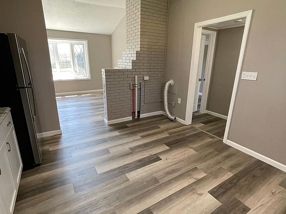 3rd image of 3860 Ascot Ct