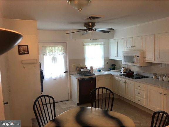 4th image of 488B Portsmouth Dr