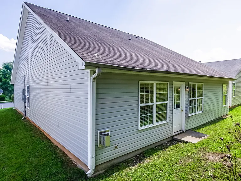 958 Ramsgate Dr SW — Photo 17
