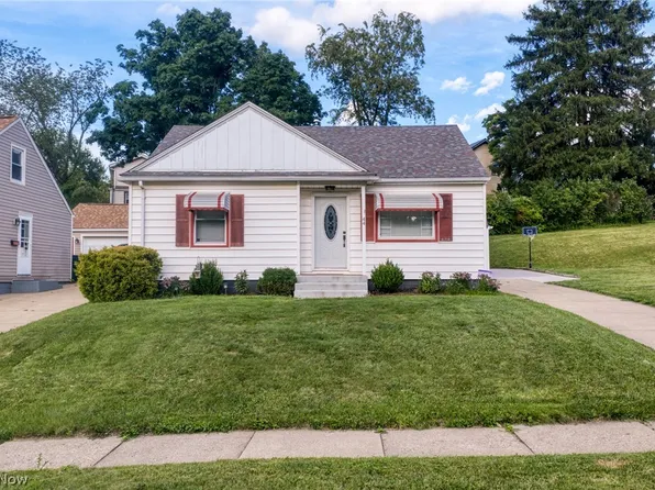 44 15th St NW, Massillon, OH 44647