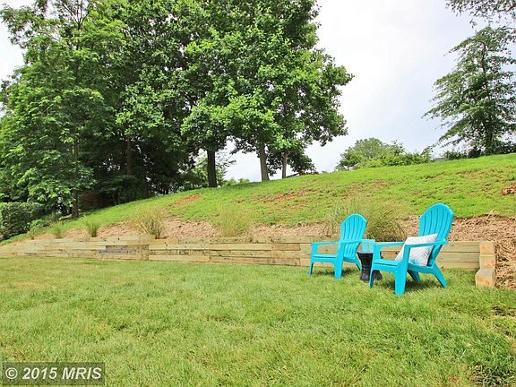 3rd image of 5 Brook Hill Ct