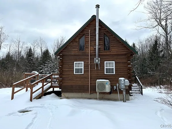 55 Castor Rd, Pulaski, NY 13142