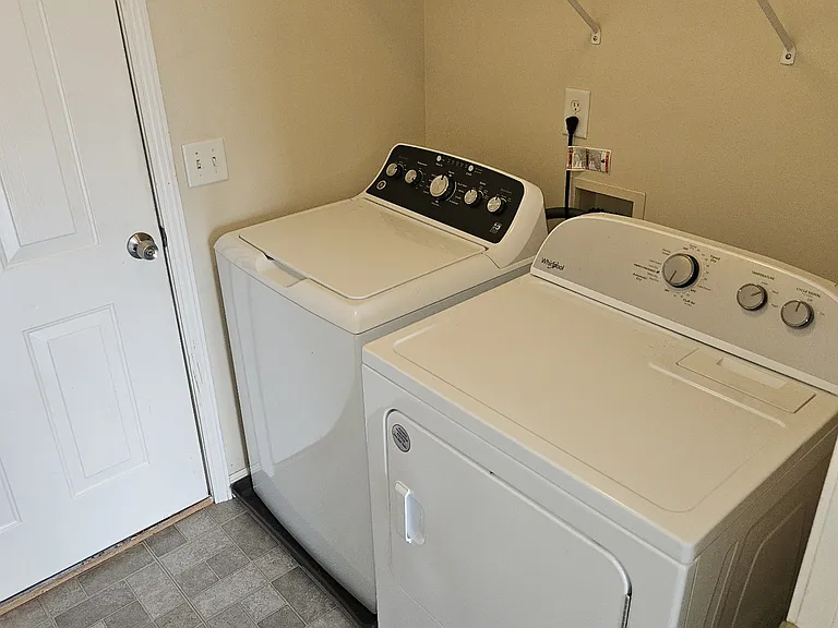 403 Ford Ct — Photo 13