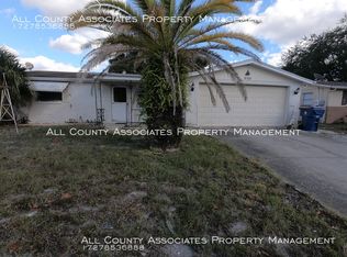 9100 Lunar Ln, Pt Richey, FL 34668