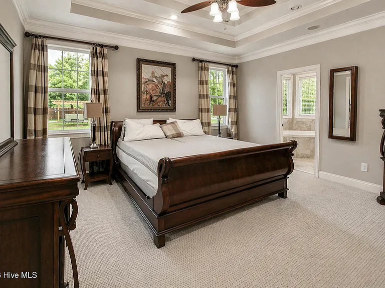 305 Holly Ln — Photo 31