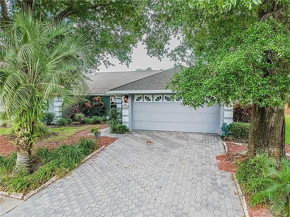 4th image of 14935 Redcliff Dr