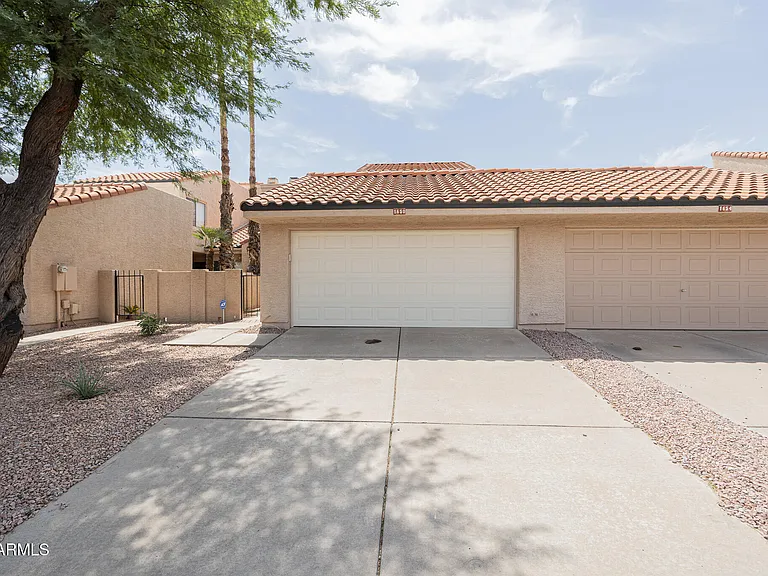 1650 N Ventura Ln — Photo 2