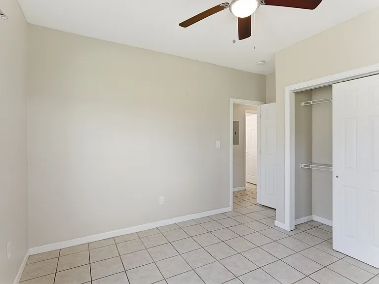 Golf View Apartments — Photo 8