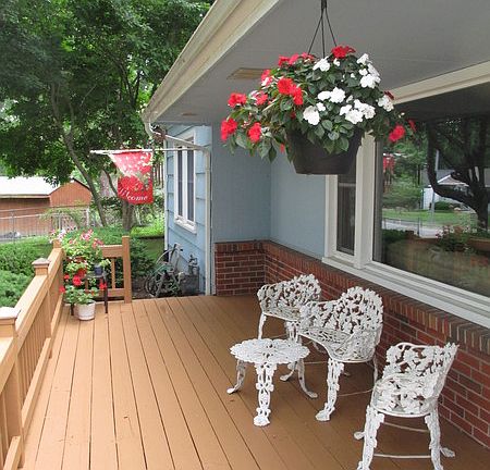 Front porch/deck