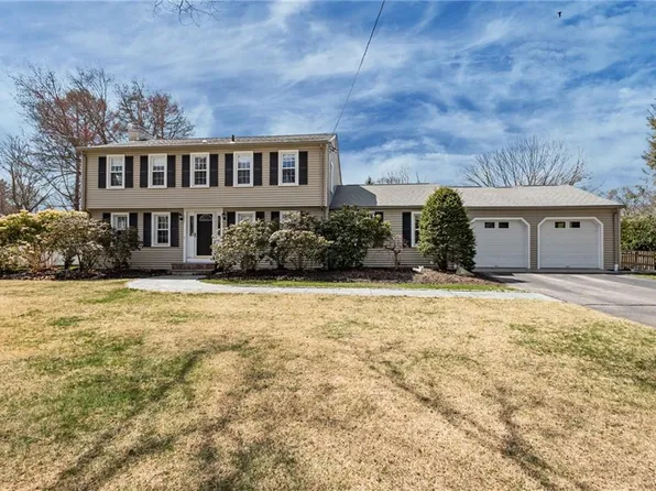 211 Love Ln, Warwick, RI 02886