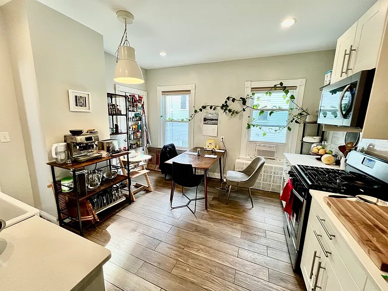 61 Wenham St #2 — Photo 12