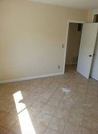 3rd image of 1831 Colby Ave APT 2