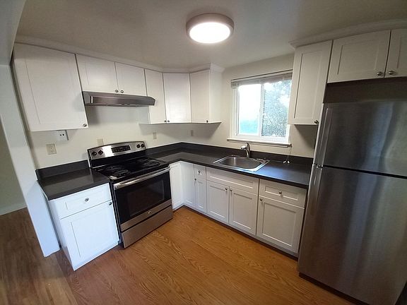 5th image of 520 San Antonio Ave APT 5
