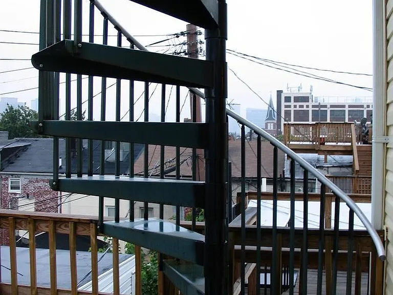 1811 E Pratt St — Photo 14