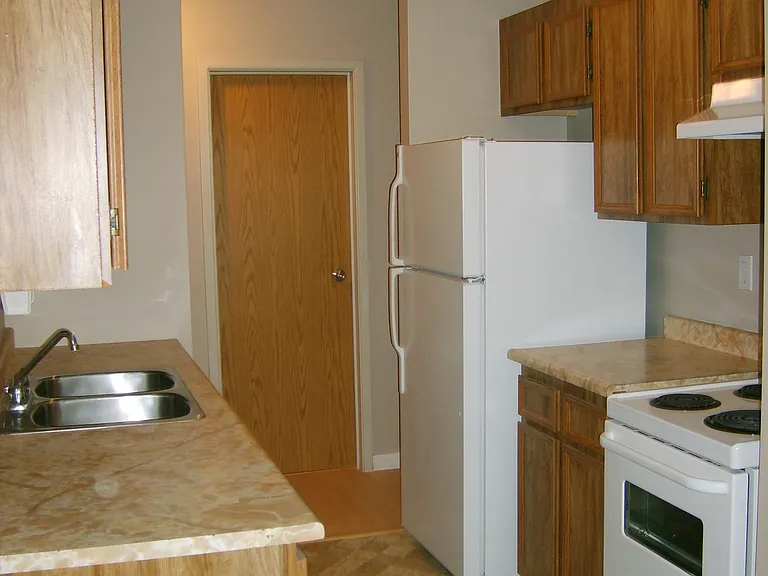 35 Bennett St — Photo 11