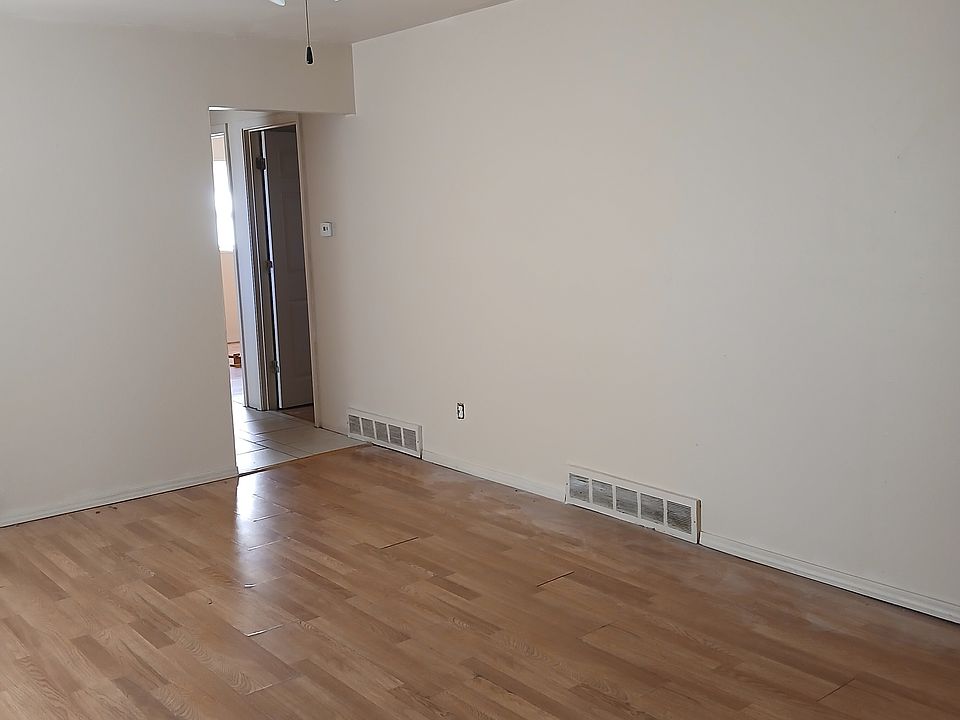1st image of 125 Calbreath Ct