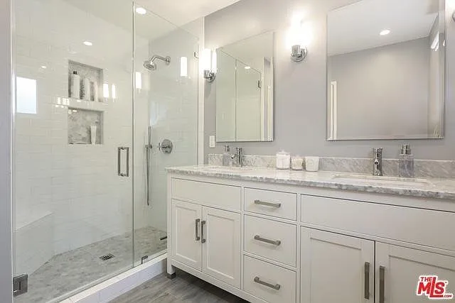 8335 Holy Cross Pl — Photo 14