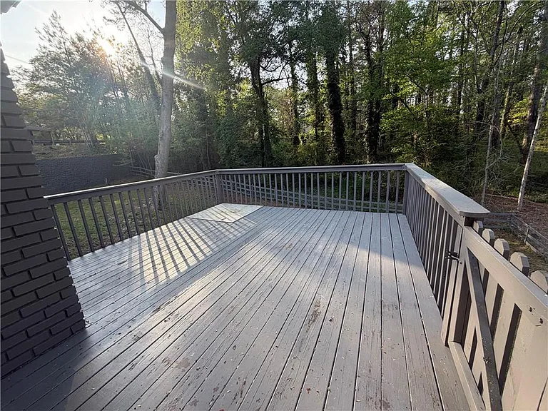 3336 Camelot Dr — Photo 8