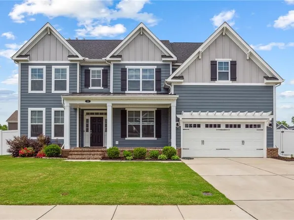 308 Maycox Ln, Chesapeake, VA 23322