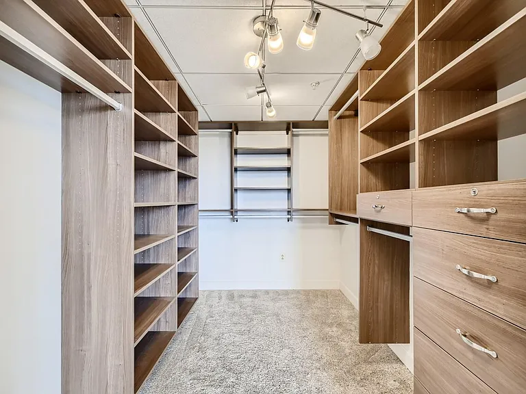 Walk-in Closet