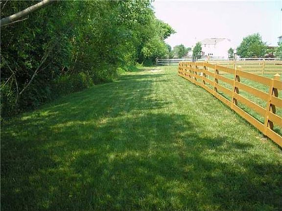 Private trail-side lot