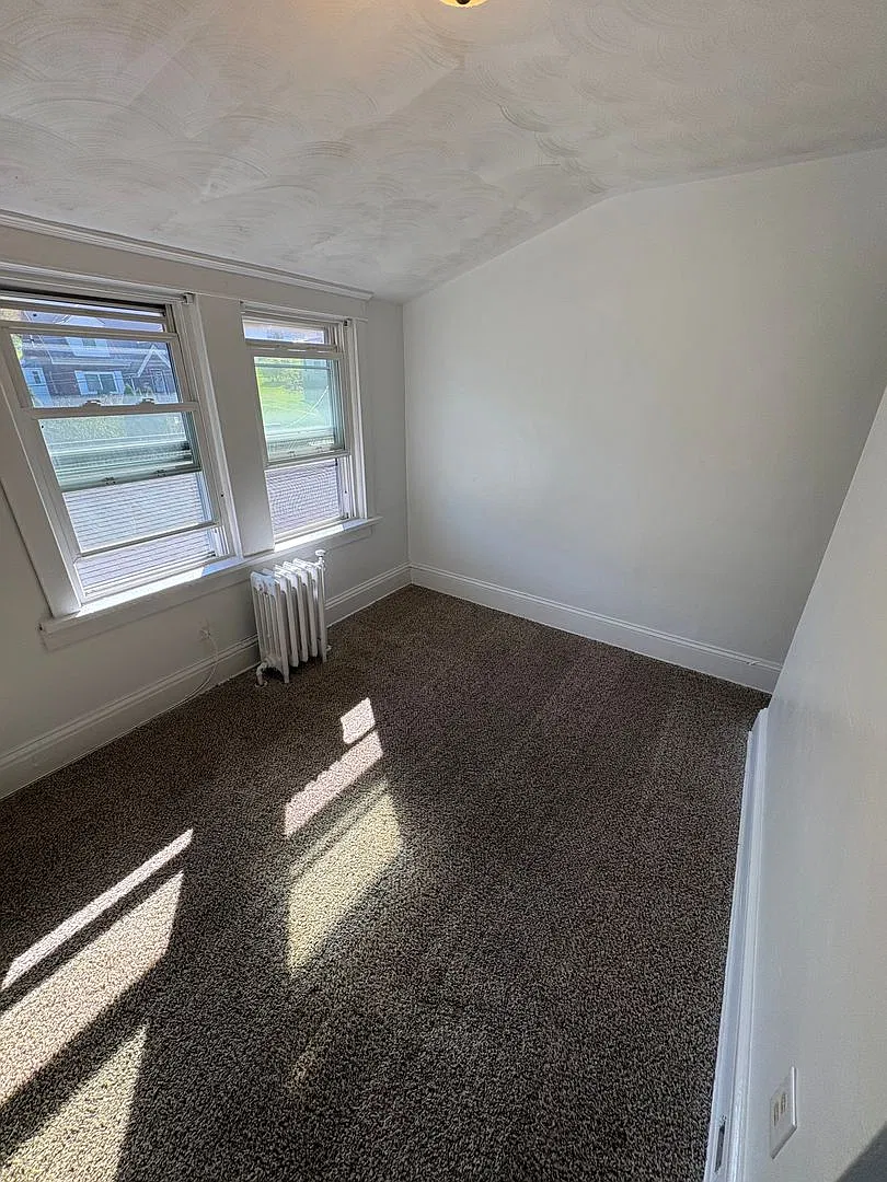2 Bedroom, 1 Bath Apartment in Williamsport-Video — Photo 3