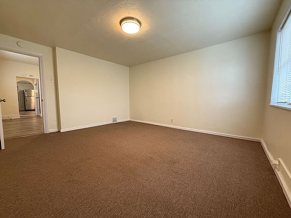 5th image of 5 Sterling St #2