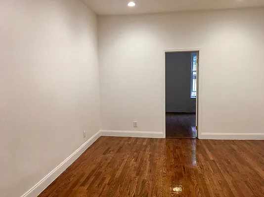 Rented by Keller Williams NYC | media 19