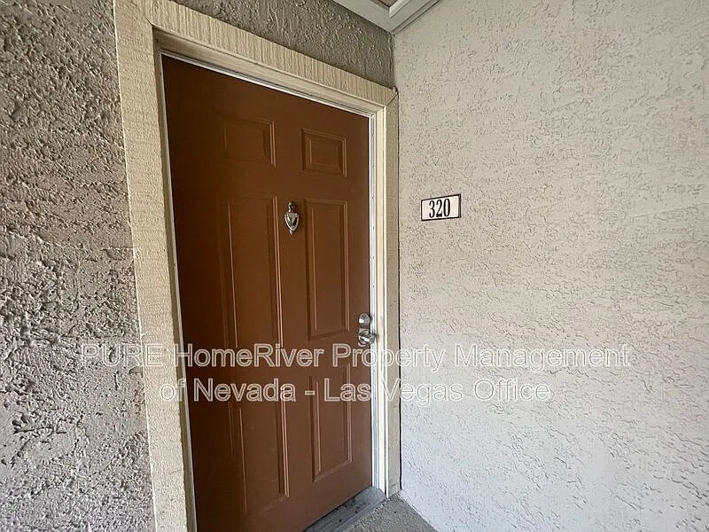 2 bed, 2.0 bath, 978 sqft, $1,200 — Photo 3