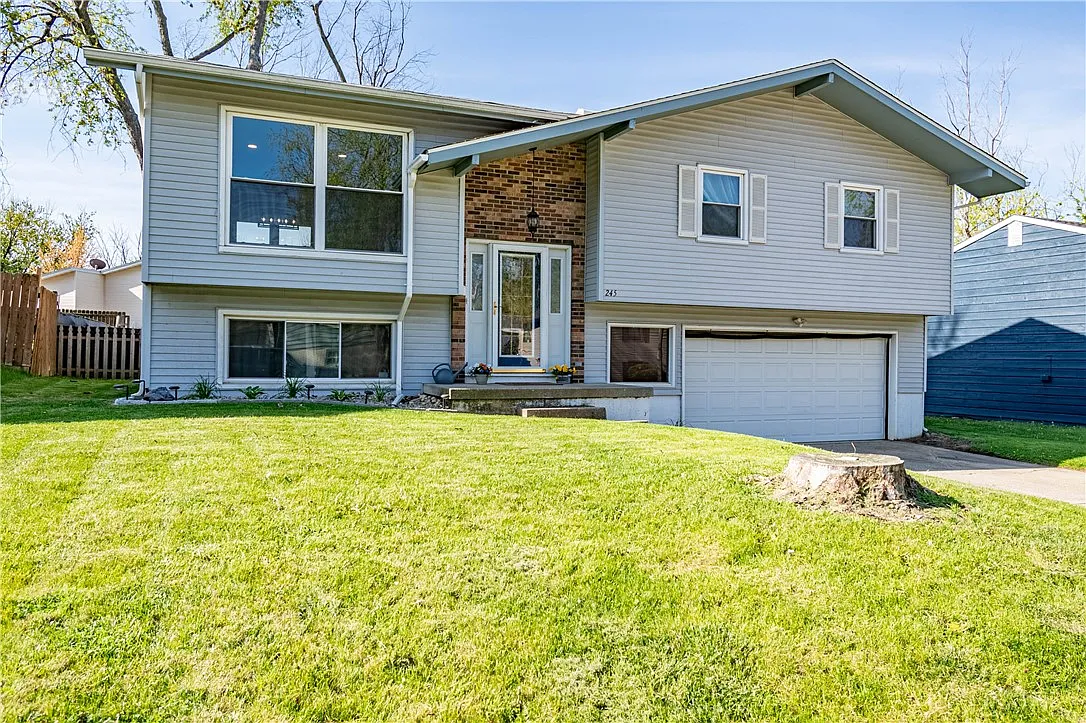 245 Dover Dr photo 1