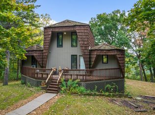 210 Skyline Dr, Wabasha, MN 55981