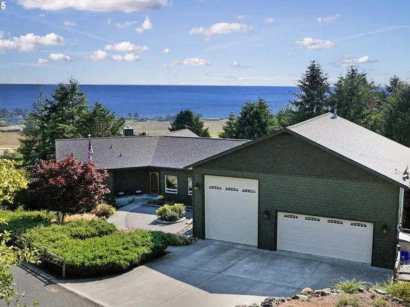 15606 Napa Ln, Brookings, OR 97415