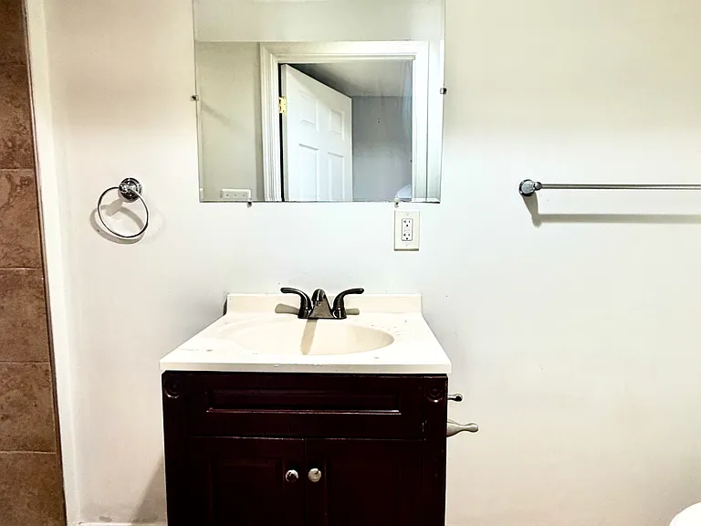 414 N Bradford St — Photo 10