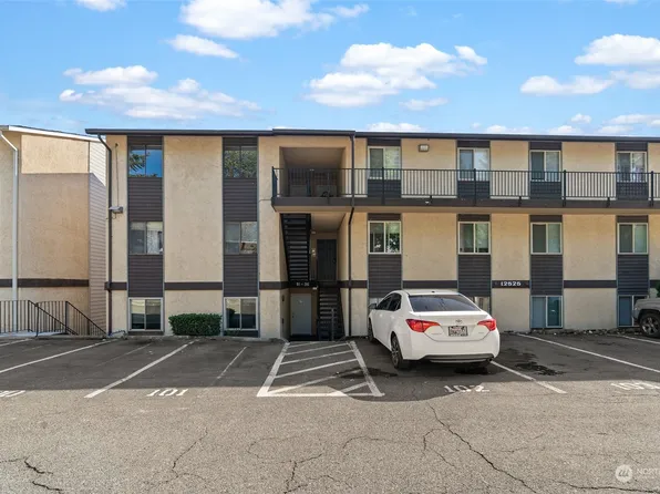12525 NE 145th Place #F95, Kirkland, WA 98034