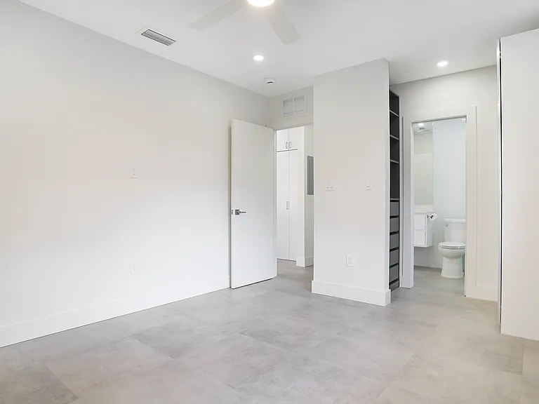 1119 W Las Olas Blvd #4 — Photo 15