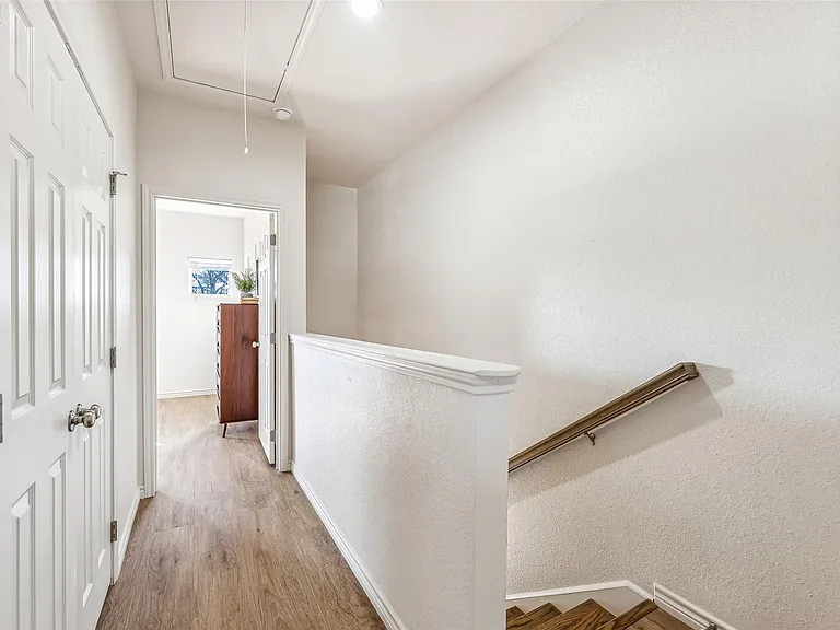 1011 W Vanderbilt St #201 — Photo 16