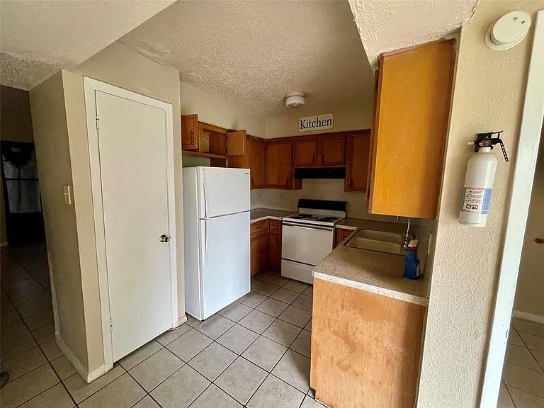 702 Hargest St #5 — Photo 7