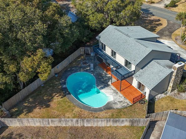 54 Country Club Rd, Shalimar, FL 32579
