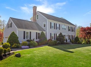 123 Meadow Ridge Ln, Guilford, CT 06437