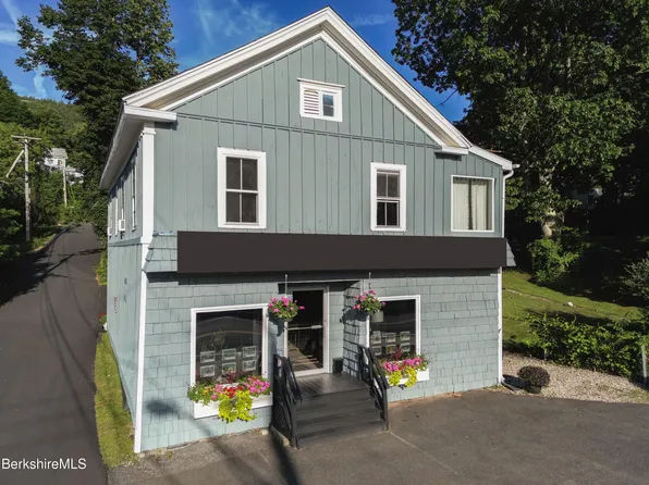 402 Park St, Great Barrington, MA 01230