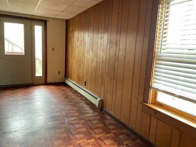25 E Crescent St #1 — Photo 7