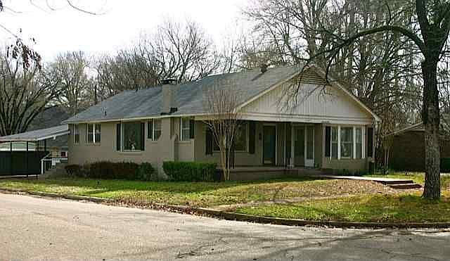 1st image of 2224 Wood St